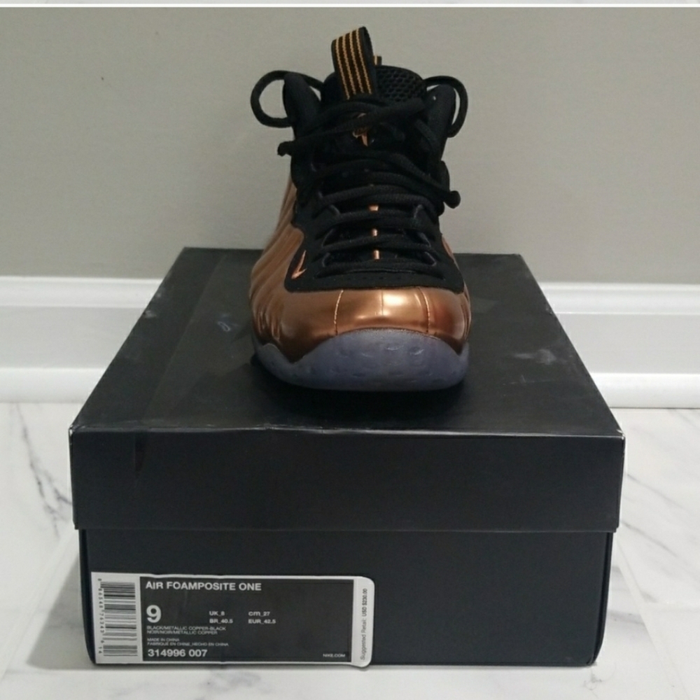 Nike foamposits one